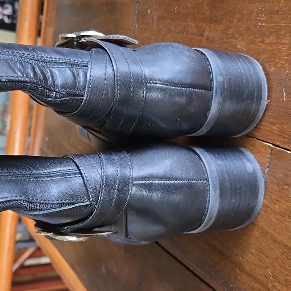 Marc Fisher tall 2 tone Boot - Picture 4 of 8